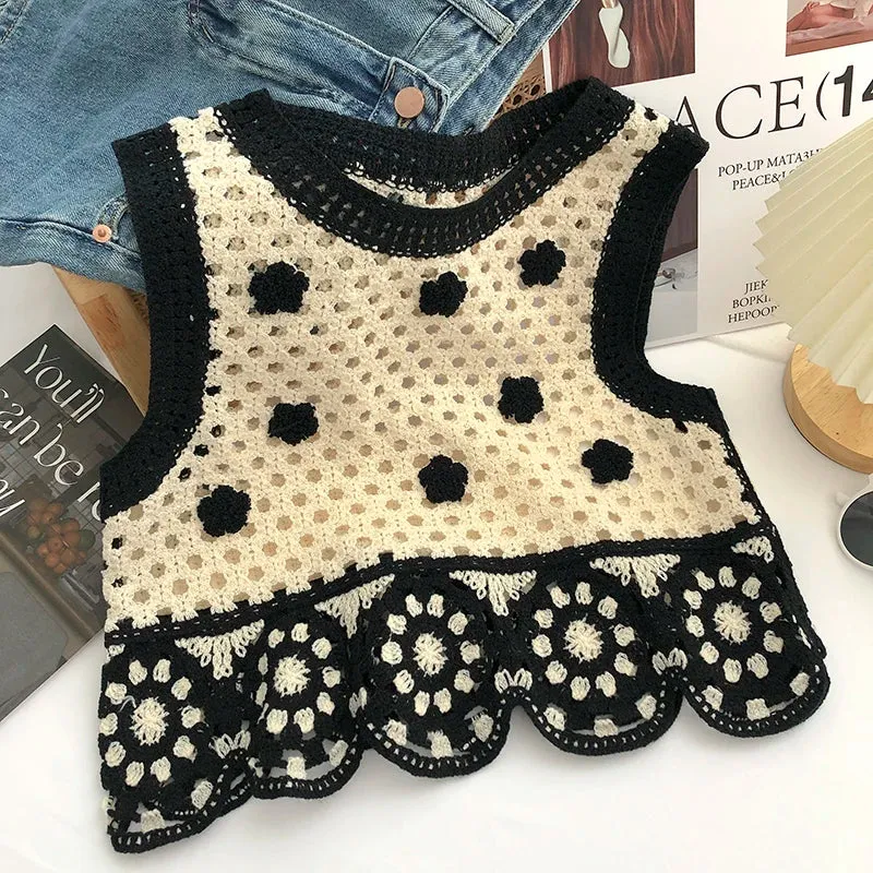 OUMEA Women Crochet Sleeveless Tanks Openwork Retro Tops  Korean Style Contrast Color Chic Knitting Tops Hot Girl Tops Ins